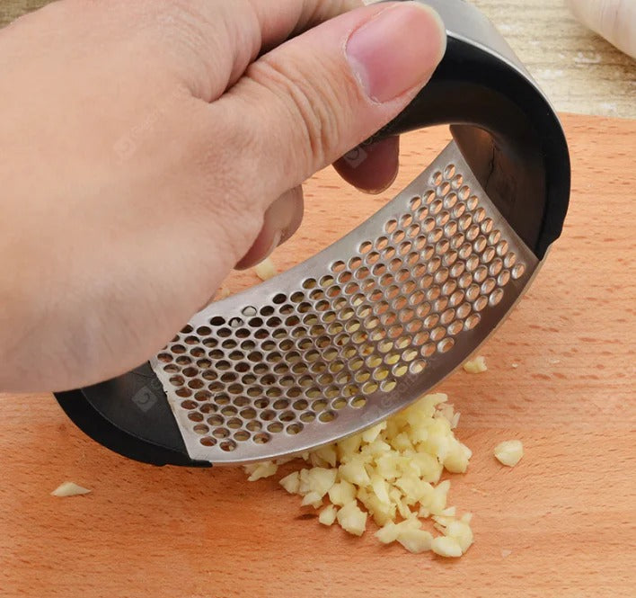 Garlic Press – Fast, Easy & Mess-Free Crushing
