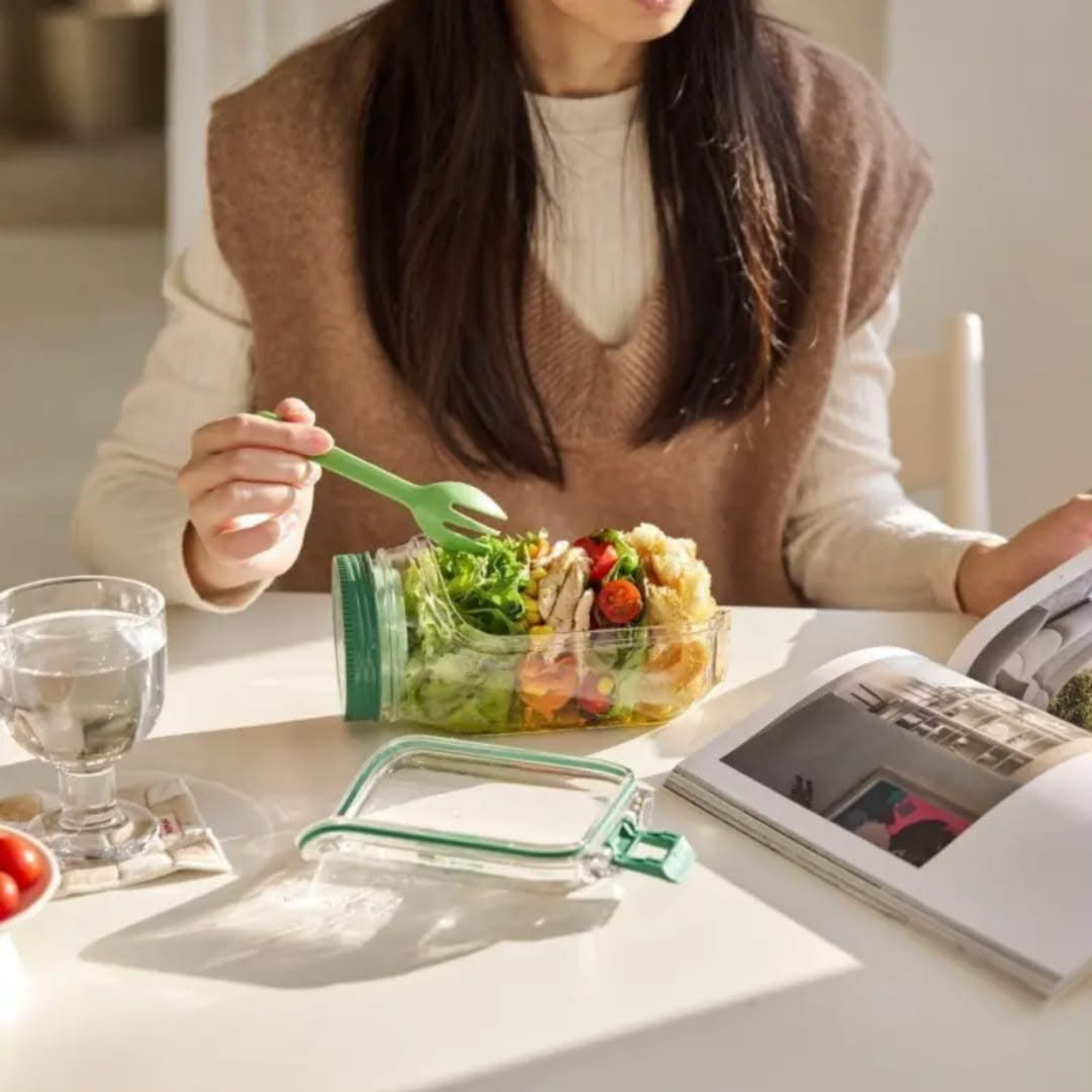 Portable Salad Jar Pod with Side Opening & Sauce Container – Leakproof Meal Prep Lunch Box